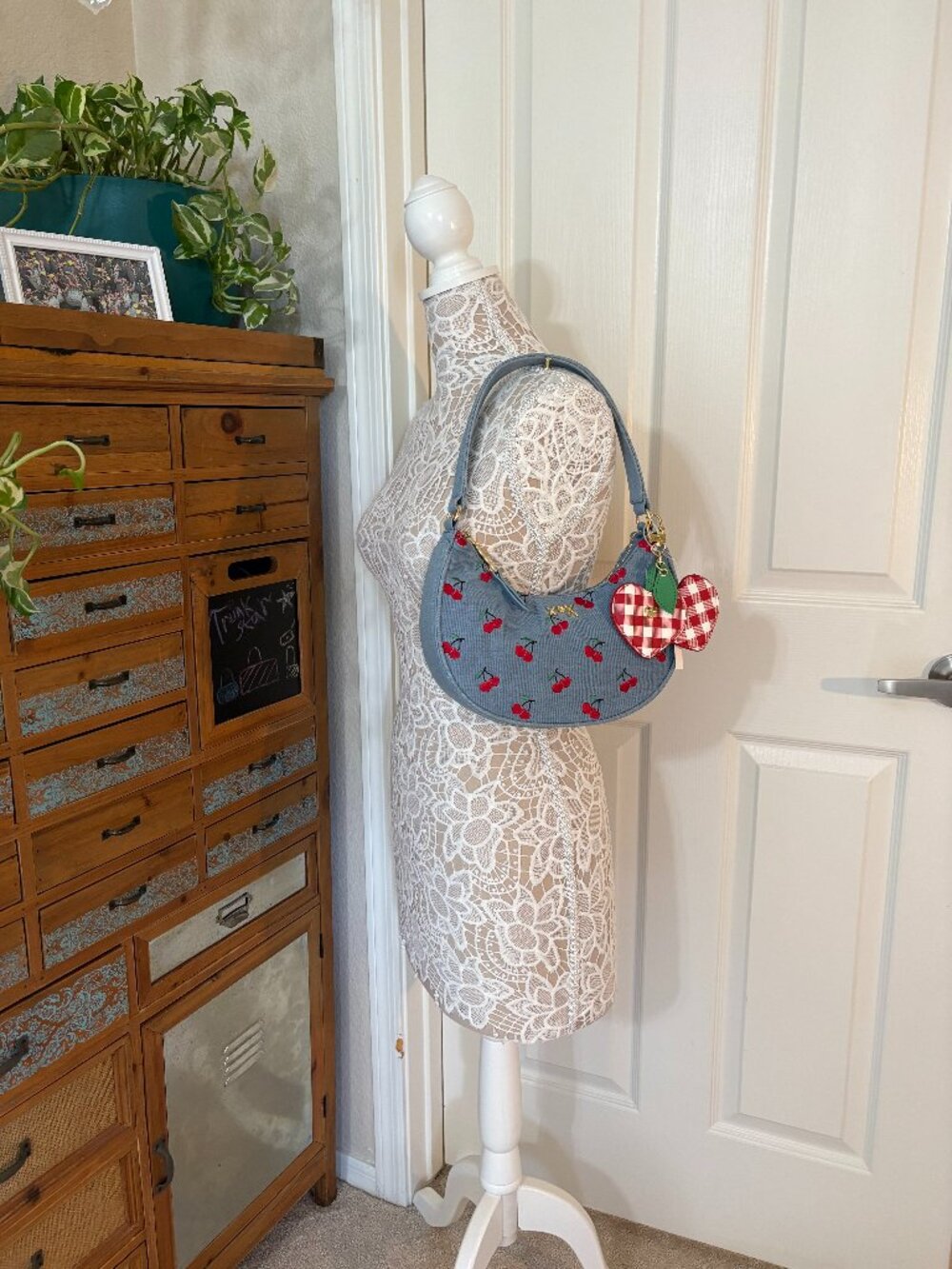 Betsey Johnson - XO Northy Denim Shoulder Bag / Purse W/ Red Cherries - NWT - Picture 3 of 13